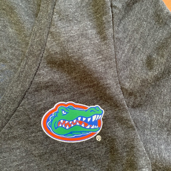 Florida Gators Gray V-Neck Short Sleeve Top - Picture 8 of 10